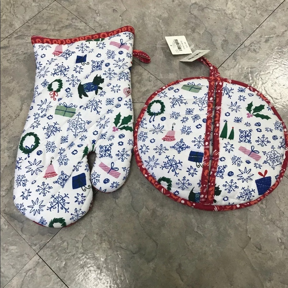 PRICE FIRM Anthropologie oven mitt and pot holder Christmas holidays